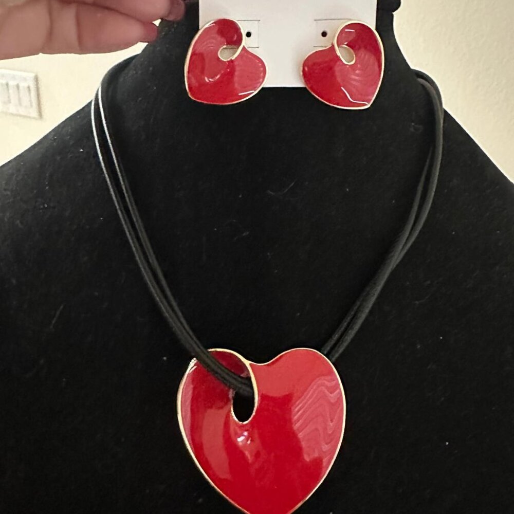 NWT CHICO'S Red Enamel Heart Pendant Necklace  and matching Enamel Heart Stud